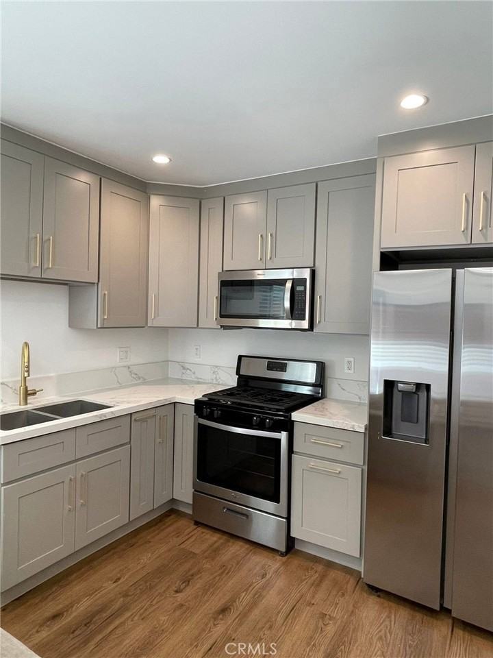 23519 Aetna St #23519