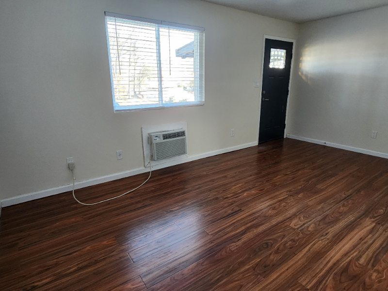 22 Crescent St #4 - Photo 6 of 13