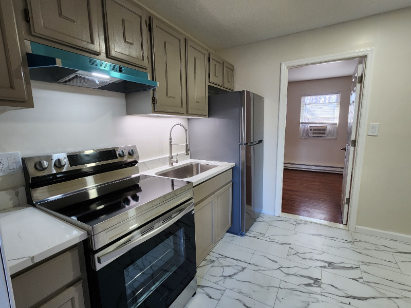 22 Crescent St #4 - Photo 7 of 13