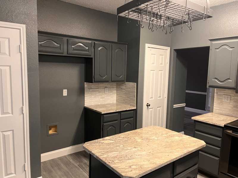 18528 Shadow Ridge Dr - Photo 3 of 21