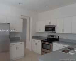 featured image of 3013 Woodlands Dr