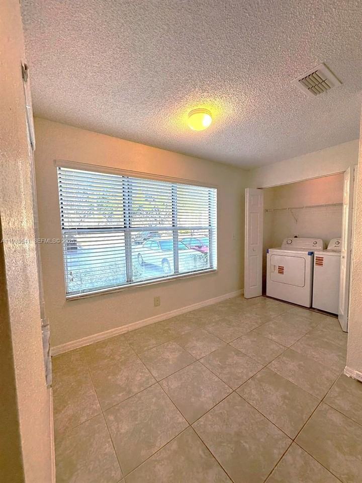 3420 Pinewalk Dr N #3420-713 - Photo 3 of 13