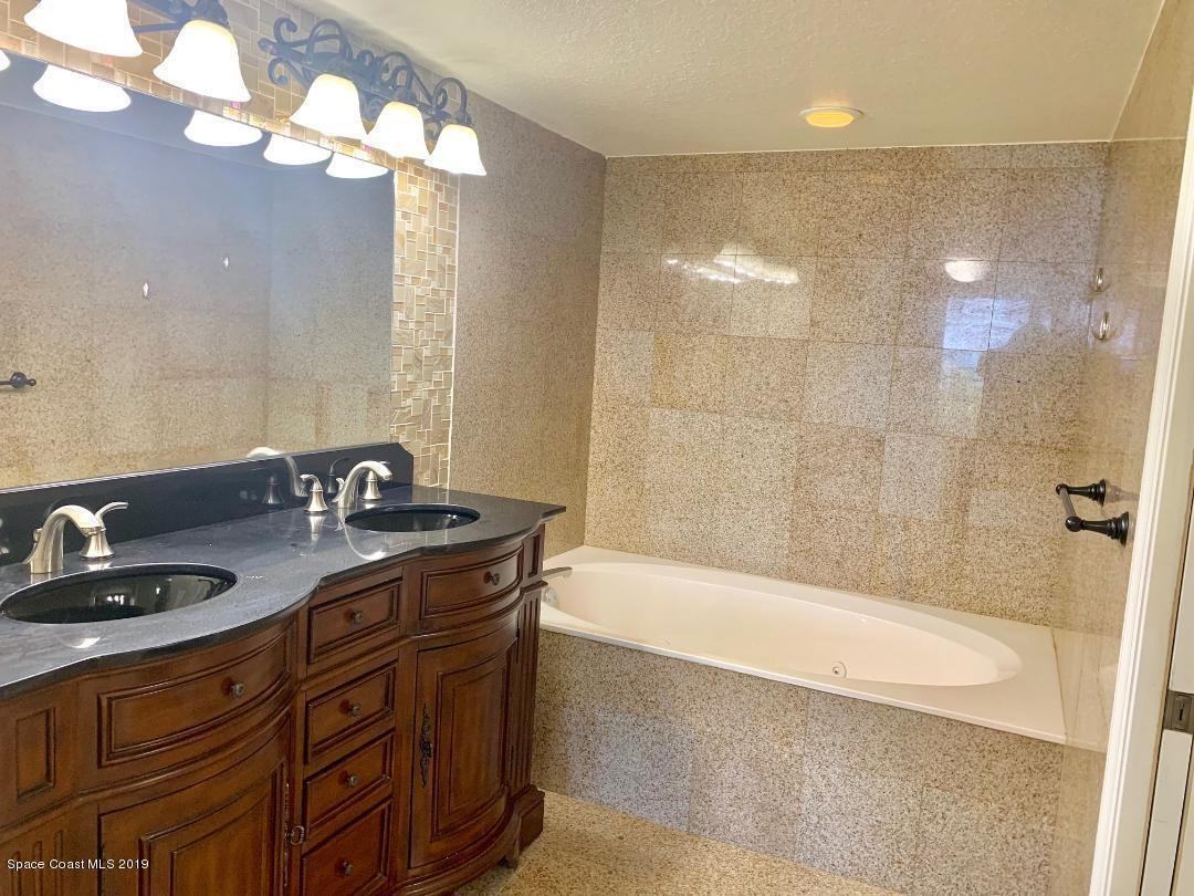 1811 Jimmy Buffett Mem Highway #1811-2104 - Photo 4 of 15