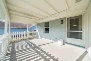 featured image of 121 Lakeside Cir #121B