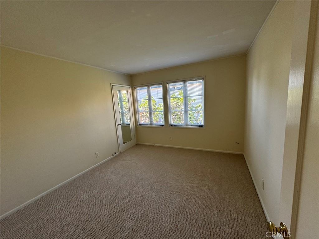 569 Blumont St #569 - Photo 7 of 28