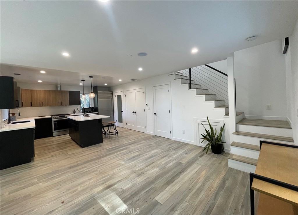 22155 Mulholland Dr #22155 - Photo 7 of 37