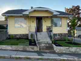 featured image of 1015 Laughlin St