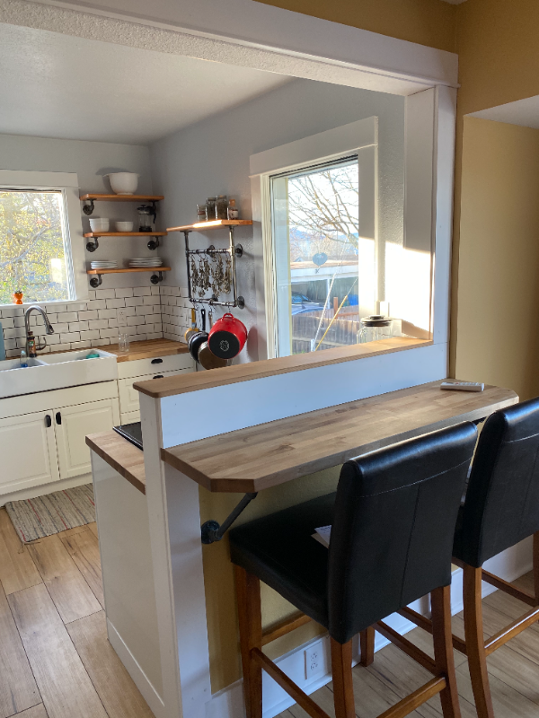 1015 Laughlin St - Photo 3 of 5