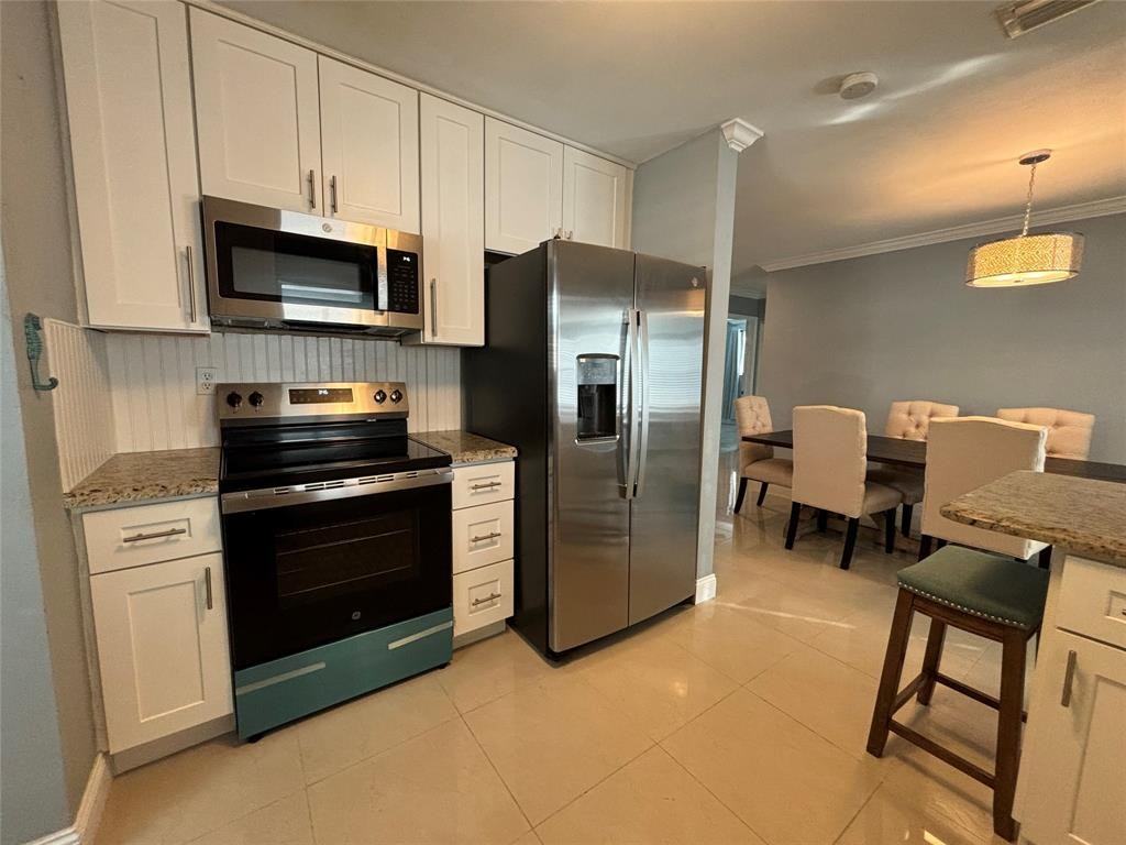 3811 Ne 18th Ave #3811 - Photo 2 of 33