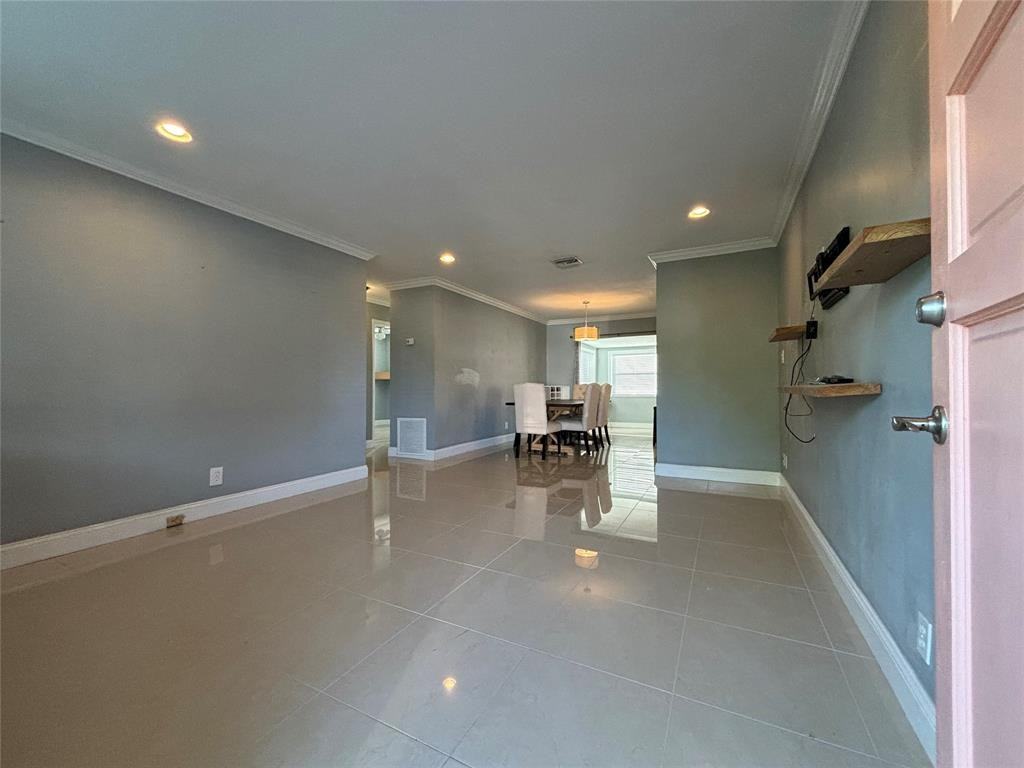 3811 Ne 18th Ave #3811 - Photo 7 of 33