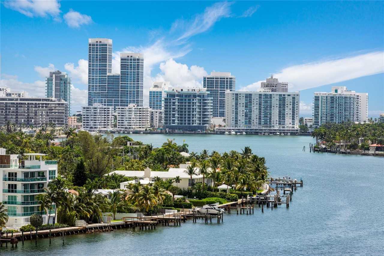 7601 E Treasure Dr #7601-1415 - Photo 3 of 14