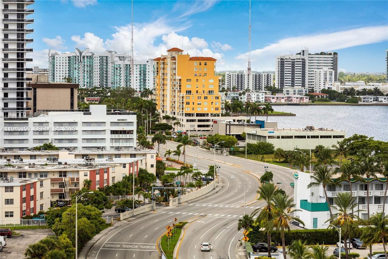 7601 E Treasure Dr #7601-1415 - Photo 6 of 14