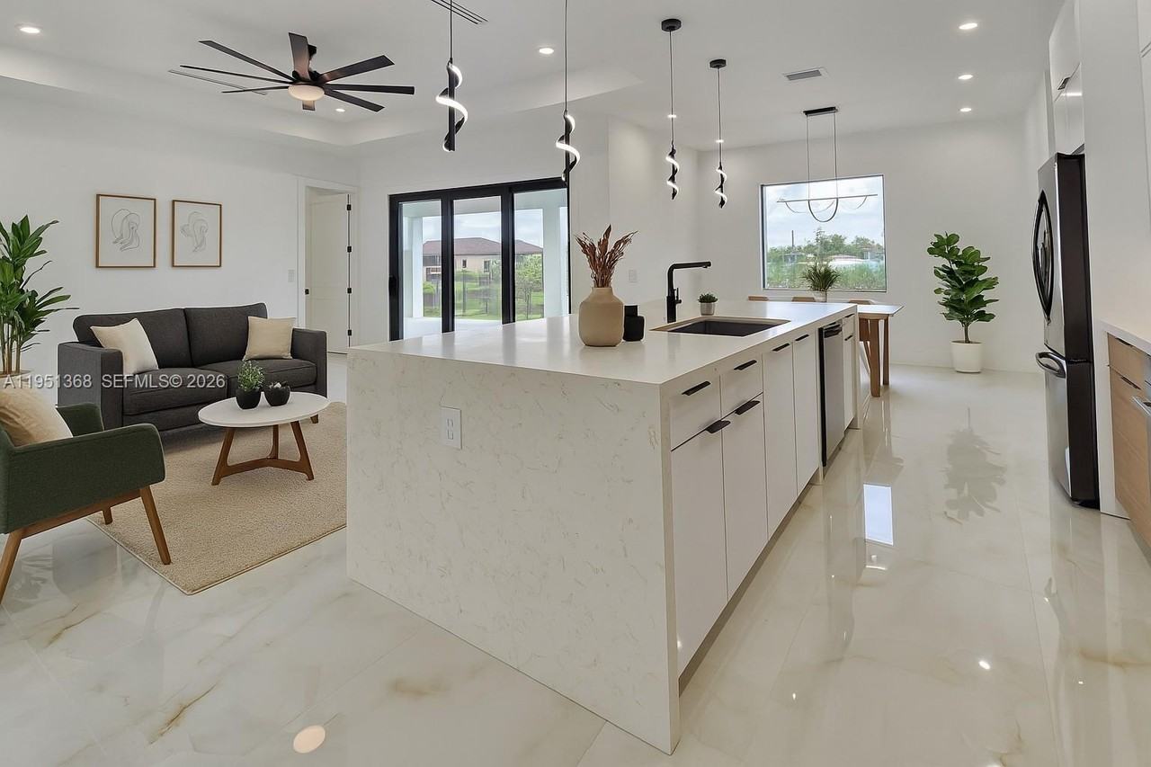 1321 Ne 19th St #1321-1 - Photo 2 of 16