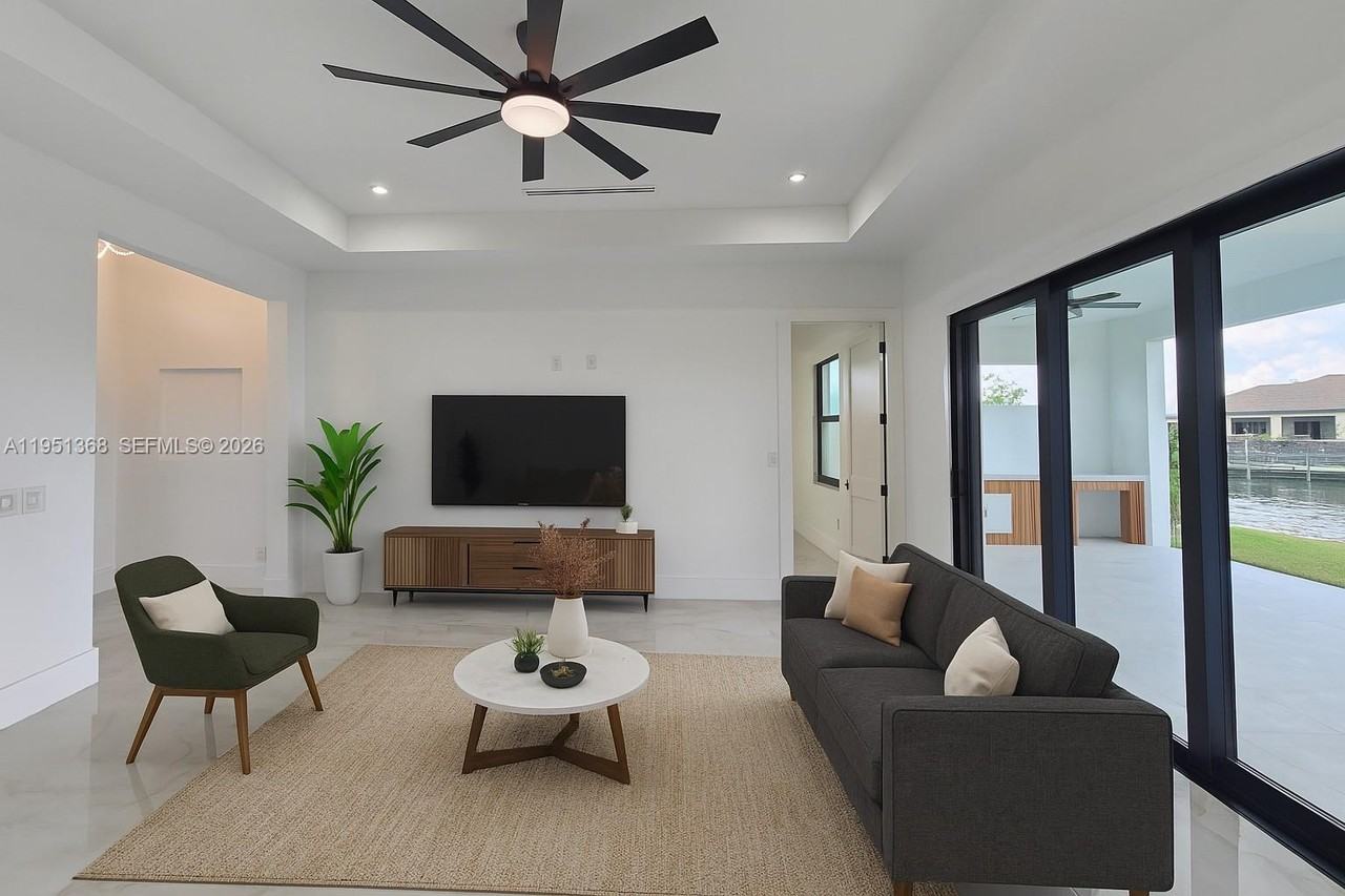 1321 Ne 19th St #1321-1 - Photo 3 of 16