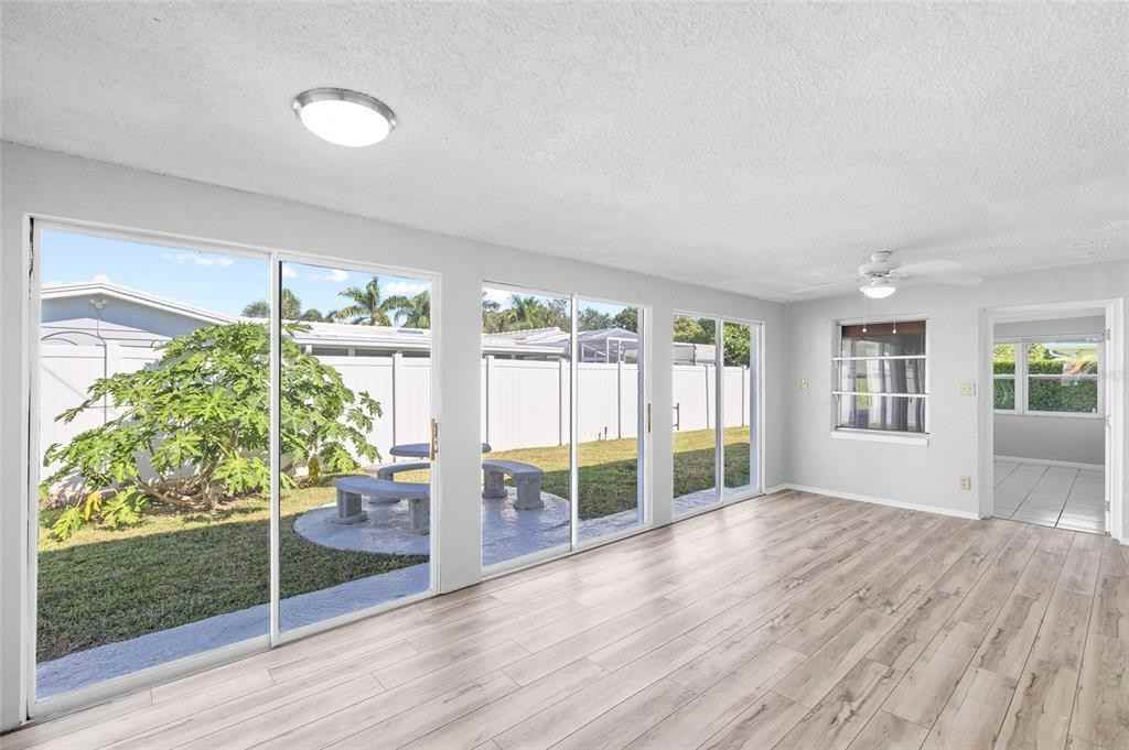 11095 56th Ave #11095 - Photo 7 of 32