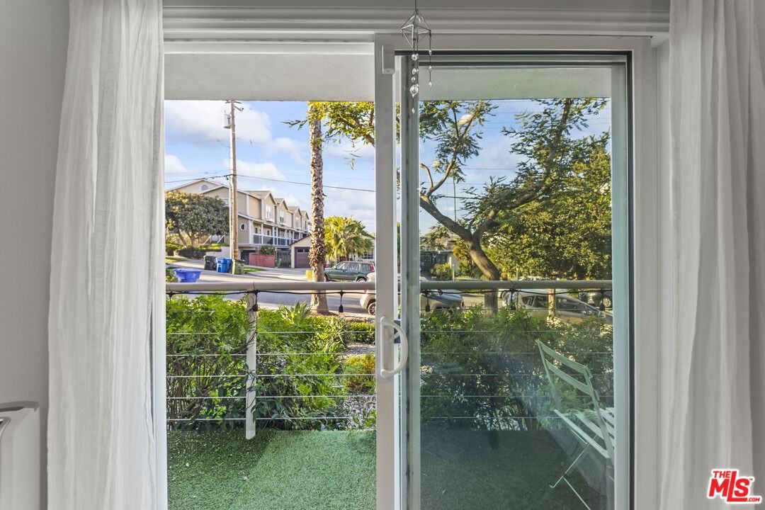 712 Pacific St #712-1 - Photo 5 of 21