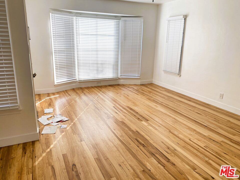 2616 S Barrington Ave #2616 - Photo 2 of 15