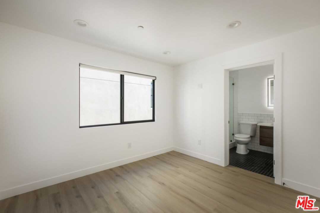 2653 Vineyard Ave #2653 - Photo 2 of 10