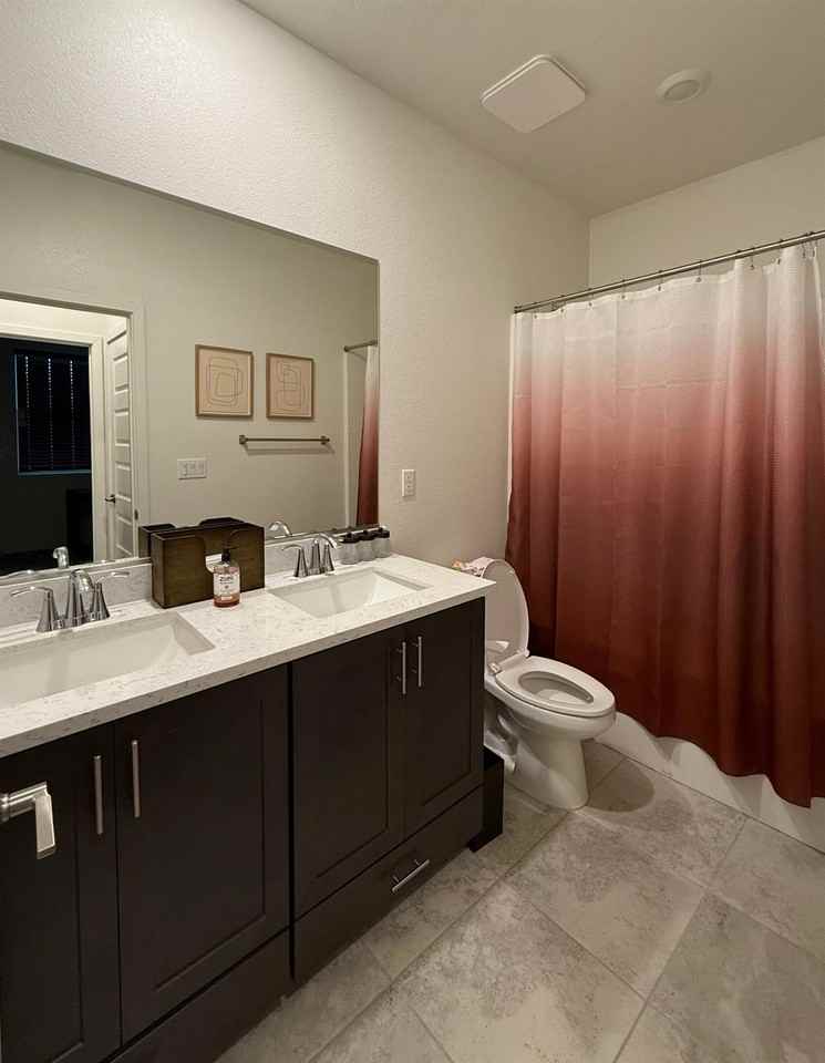 12818 Knightsbrook Ave #12818 - Photo 6 of 10