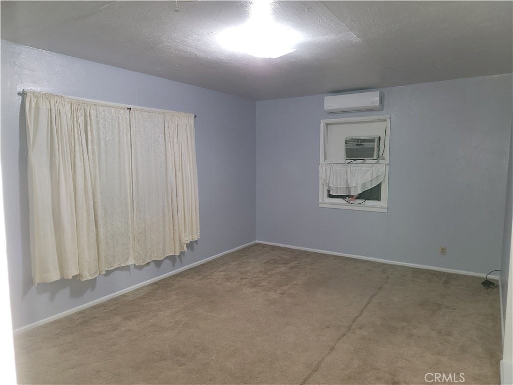 725 W Chanslor Way #725 - Photo 2 of 9