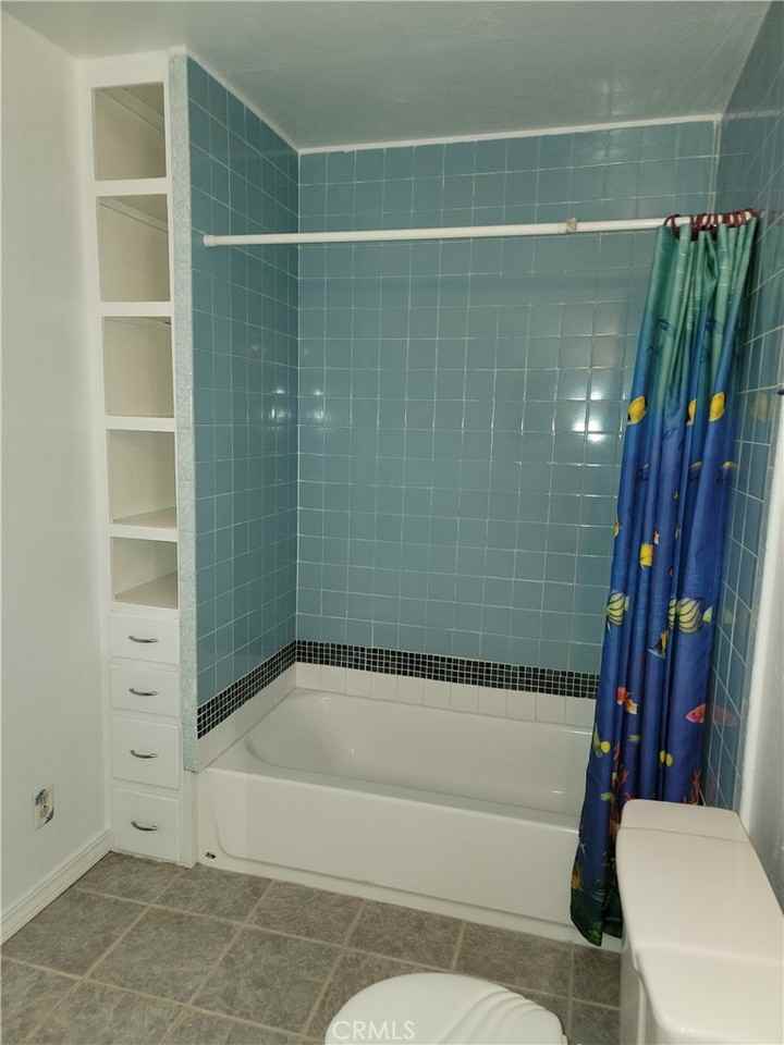 725 W Chanslor Way #725 - Photo 5 of 9