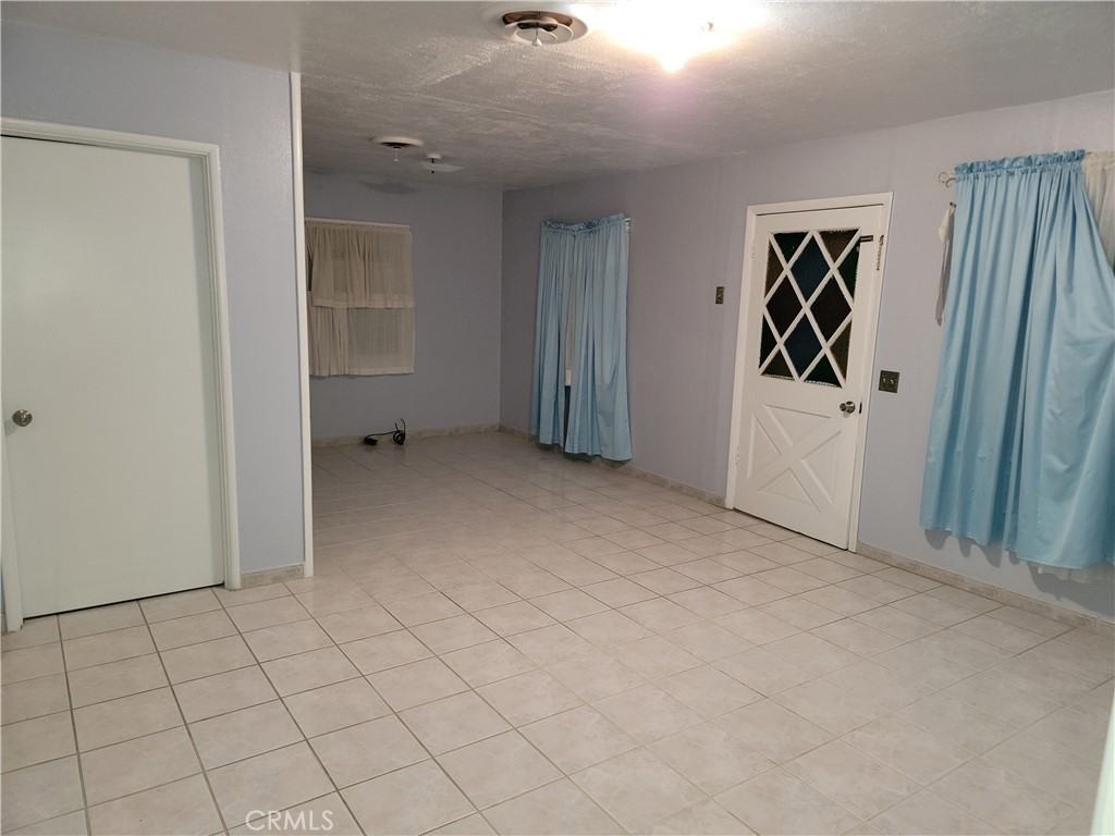 725 W Chanslor Way #725 - Photo 6 of 9