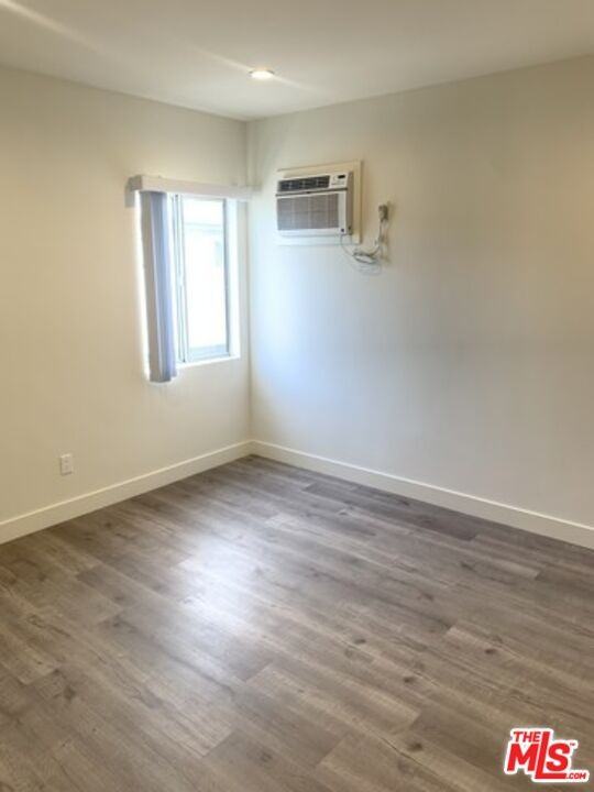 1930 S Bedford St #19301-2 - Photo 6 of 10