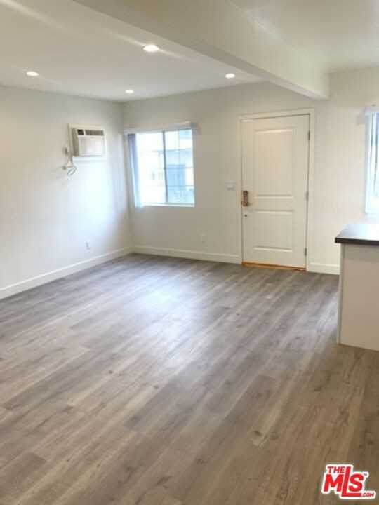 1930 S Bedford St #19301-2 - Photo 7 of 10