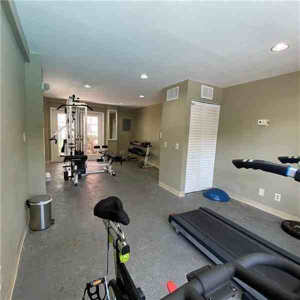 2420 Se 17th St #2420202C - Photo 3 of 13