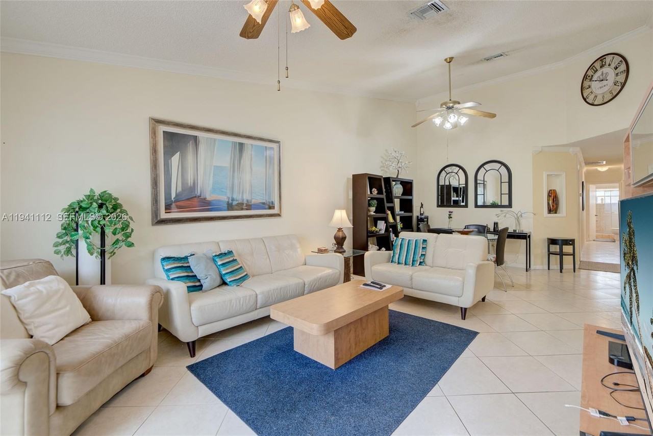 1248 W Lakes Dr #1248-1248 - Photo 3 of 31