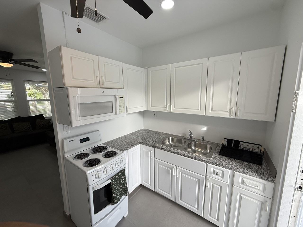 325 S Swinton Ave #325