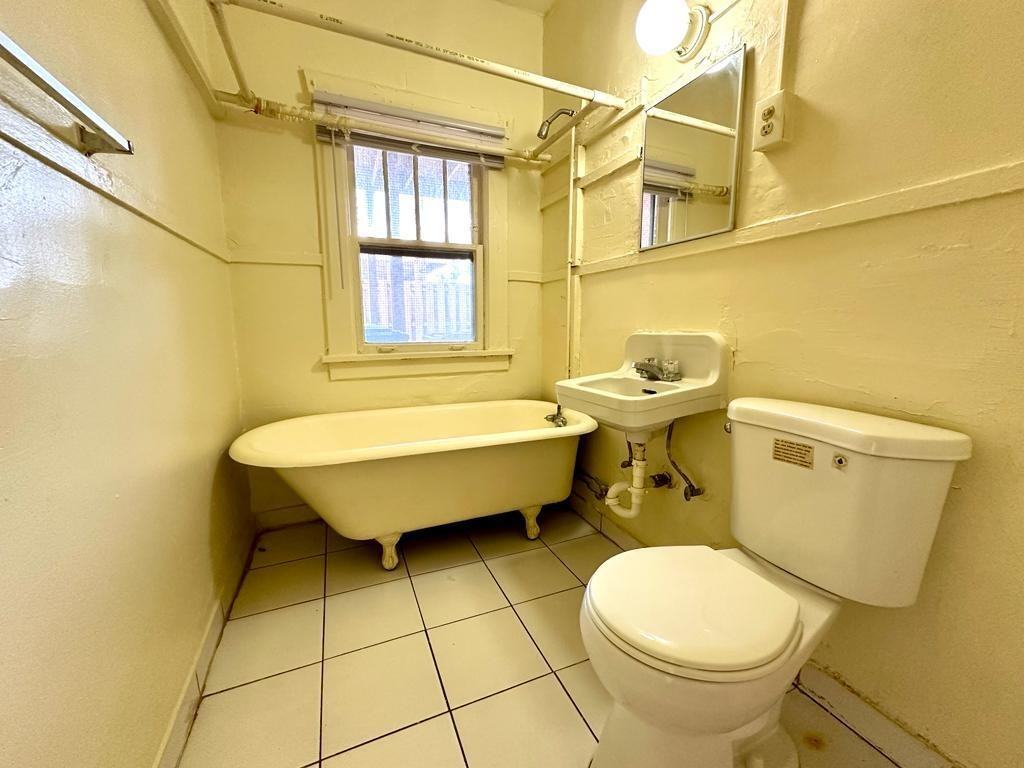 2010 Broward Ave #2010-4 - Photo 6 of 6