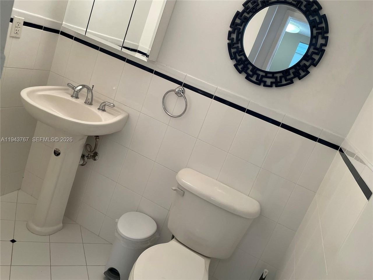 2625 Collins Ave #2625-301 - Photo 5 of 50