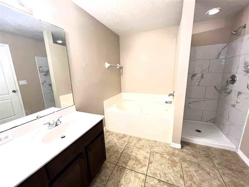 2049 Ribbon Falls Pkwy #2049 - Photo 5 of 26