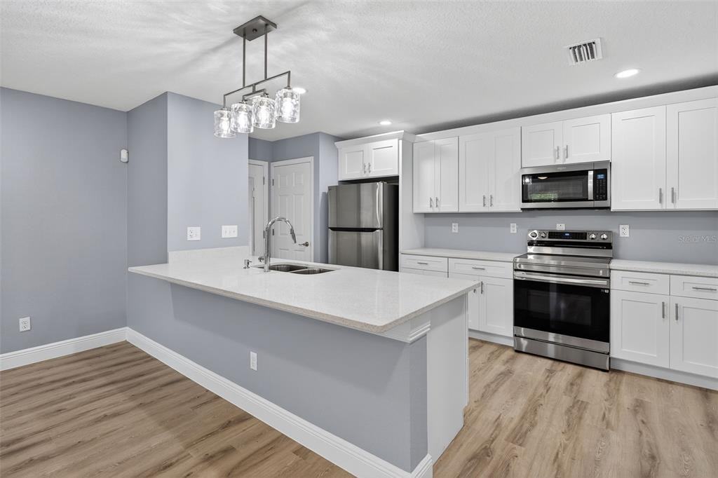 12909 Star Country Ln #12909B - Photo 3 of 19