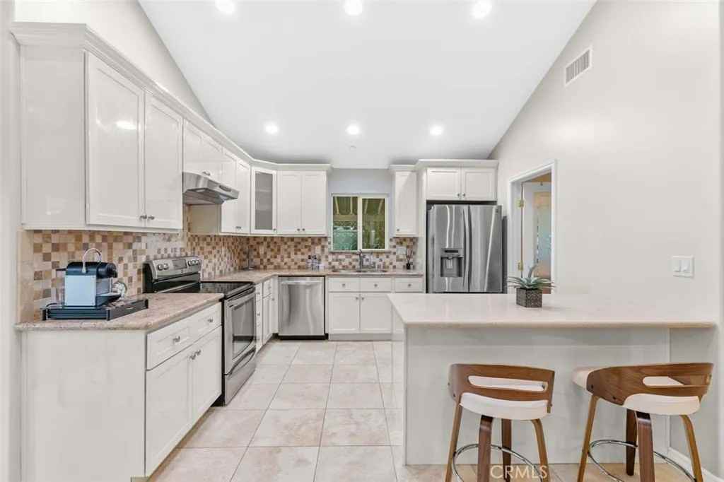 16577 Knollwood Dr #16577 - Photo 2 of 28