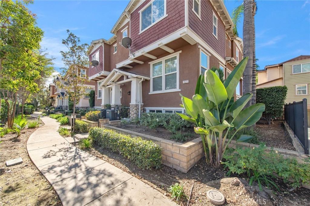 1577 Ledgestone Ln #1577 - Photo 3 of 35