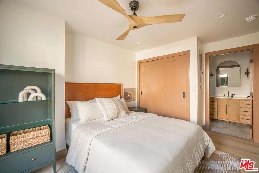 1031 1/2 Havenhurst Dr #1031 - Photo 6 of 17