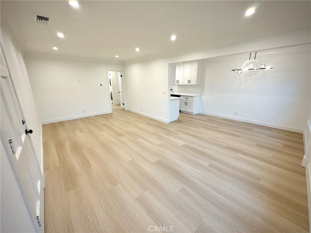 1700 Del Valle Ave - Photo 3 of 19