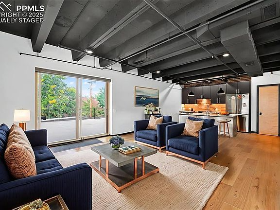 20 Boulder Crescent St #12 - Photo 3 of 16