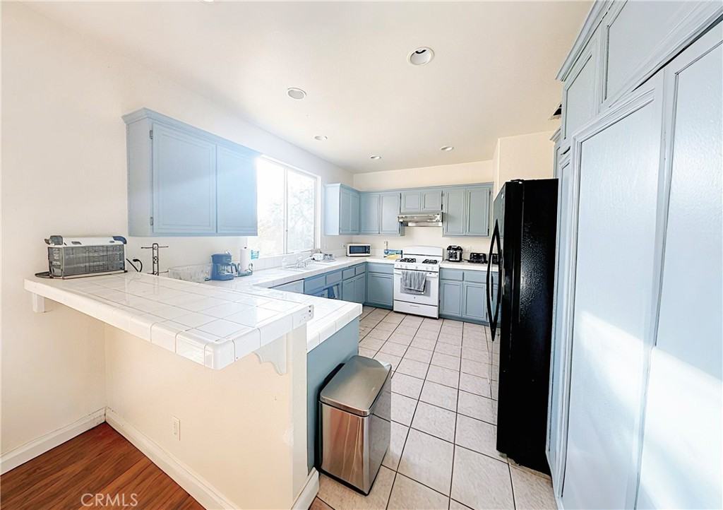 15758 Cadwell St #15758 - Photo 3 of 15