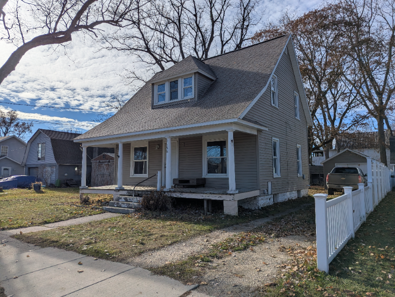 518 N Hanover St - Photo 3 of 17