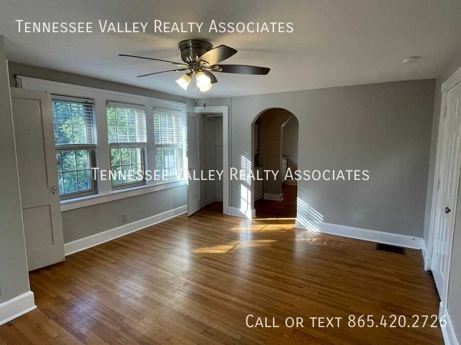 419 Noelton Dr #4 - Photo 3 of 13