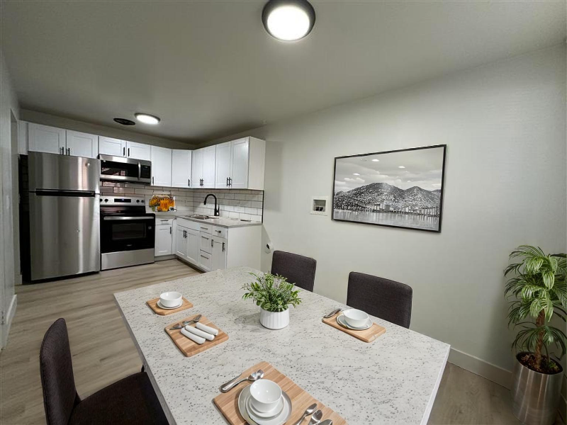 1340 S St #1 - Photo 4 of 20