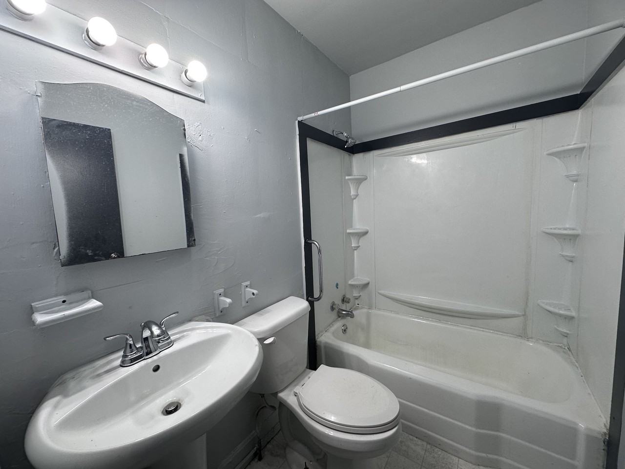 N Virginia Ave - Photo 4 of 11