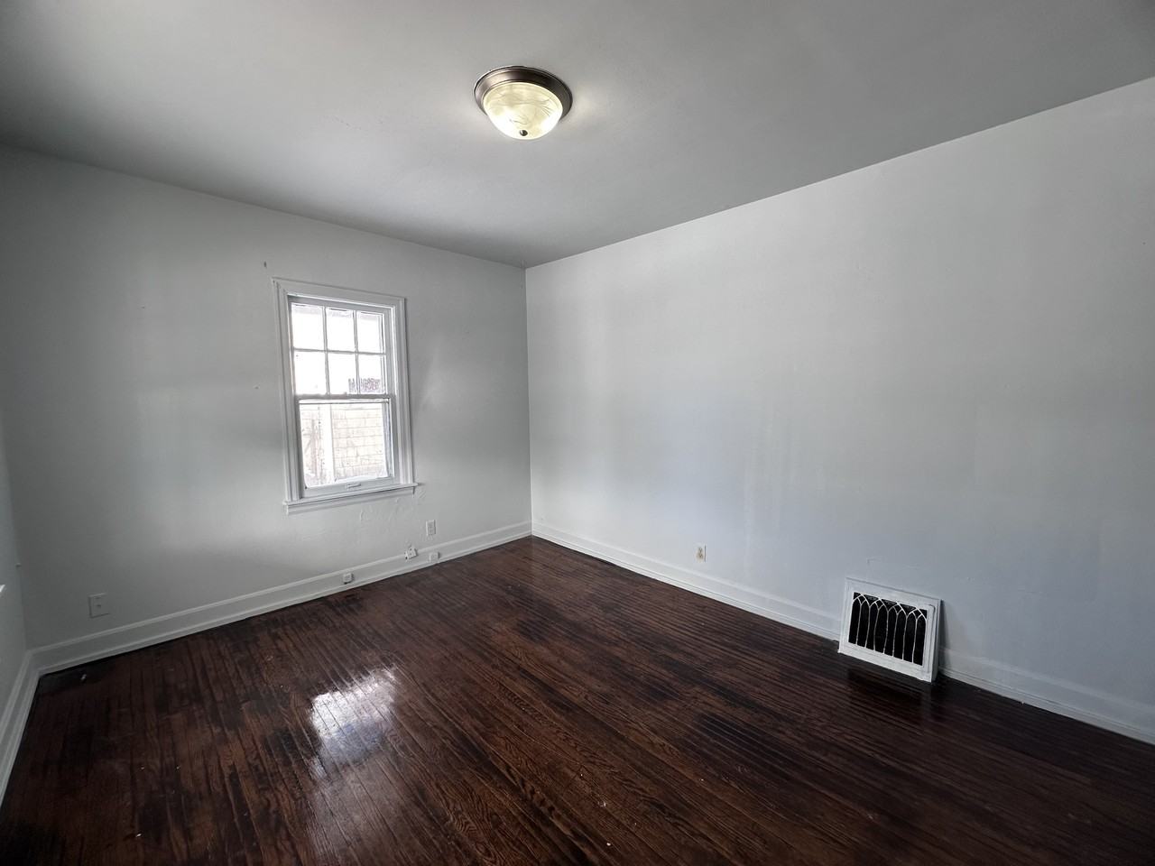 N Virginia Ave - Photo 6 of 11