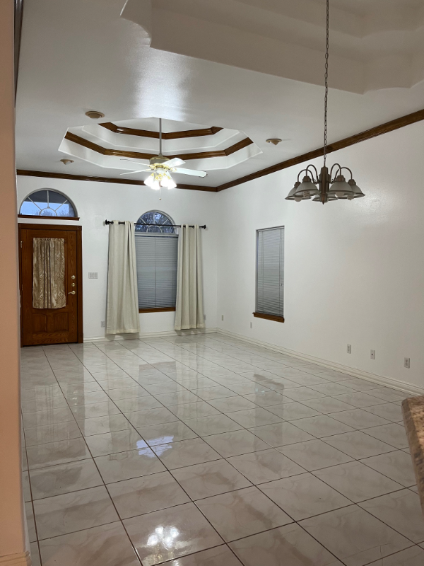 1709 Bobcat Ln - Photo 3 of 16