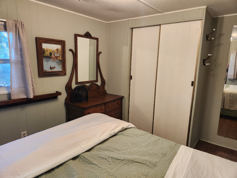 420 49th St E #1 - Photo 4 of 20