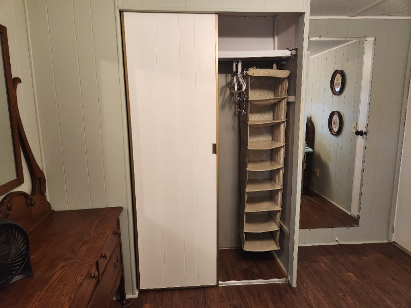 420 49th St E #1 - Photo 5 of 20