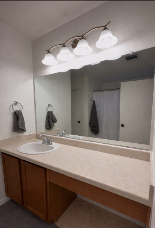 203 Brooke St - Photo 2 of 6